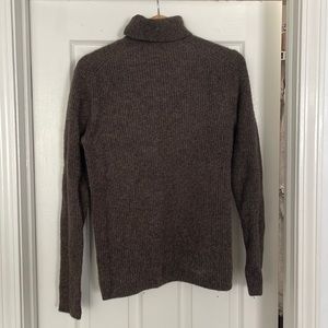 Banana Republic Brown Turtle Neck Italian Wool Men’s Tall Medium (Lightly Worn)